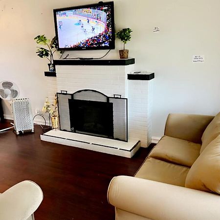 Vintage - 3 Bed House - North Surrey - Ping-Pong And Pool Table - Tv Cable Villa Eksteriør billede