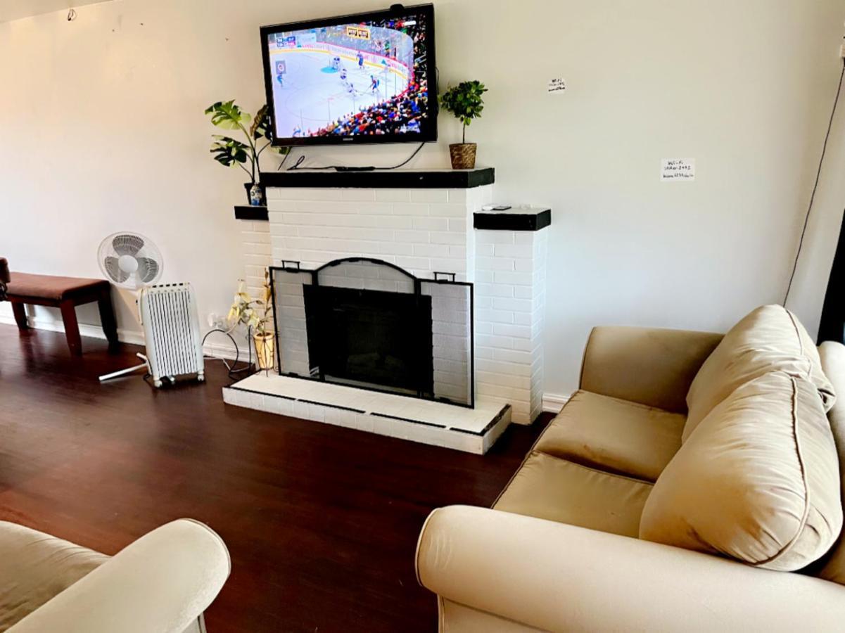 Vintage - 3 Bed House - North Surrey - Ping-Pong And Pool Table - Tv Cable Villa Eksteriør billede